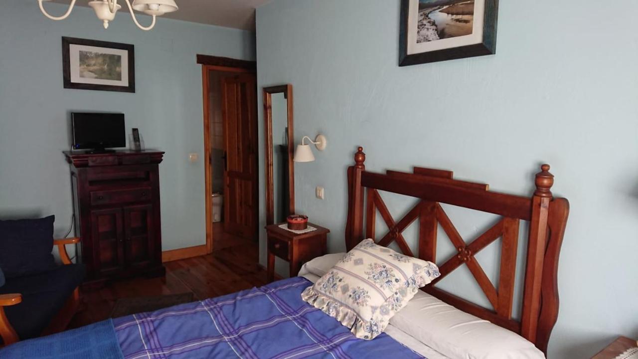Hostal Artesano I y III Navarredonda Exterior foto