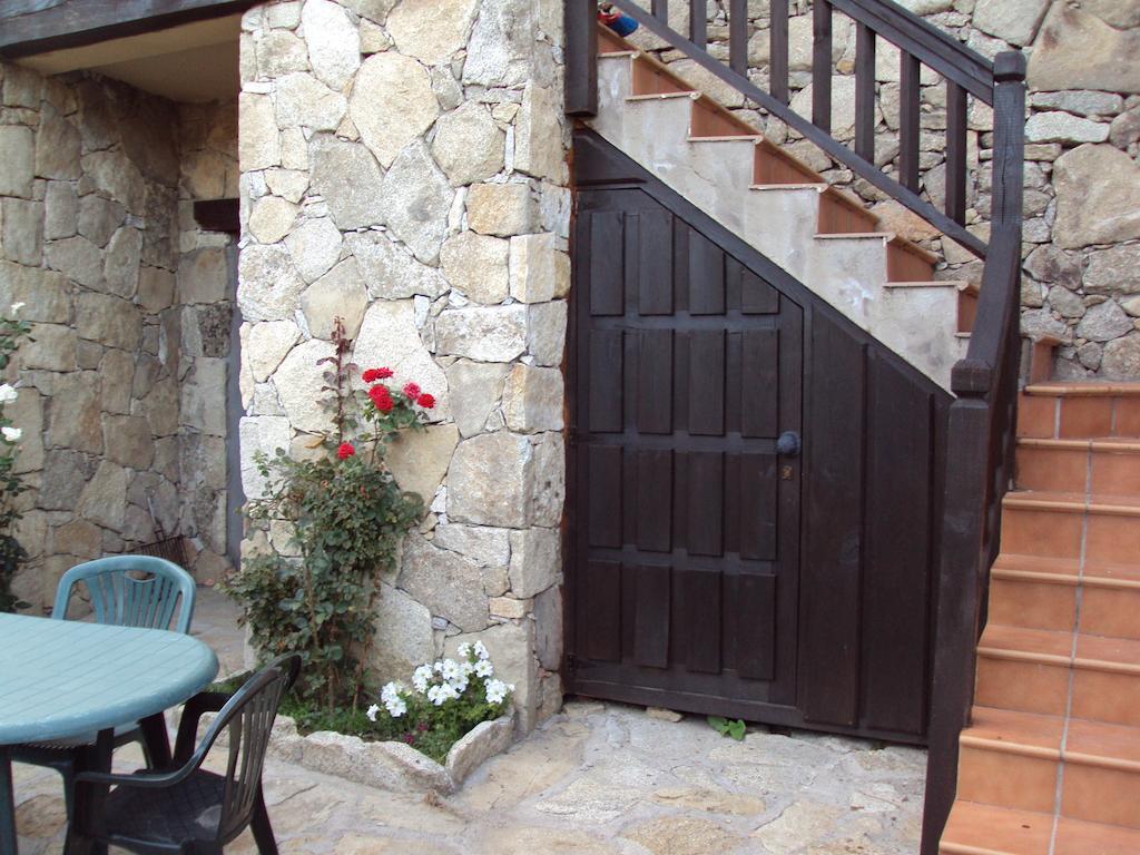 Hostal Artesano I y III Navarredonda Exterior foto